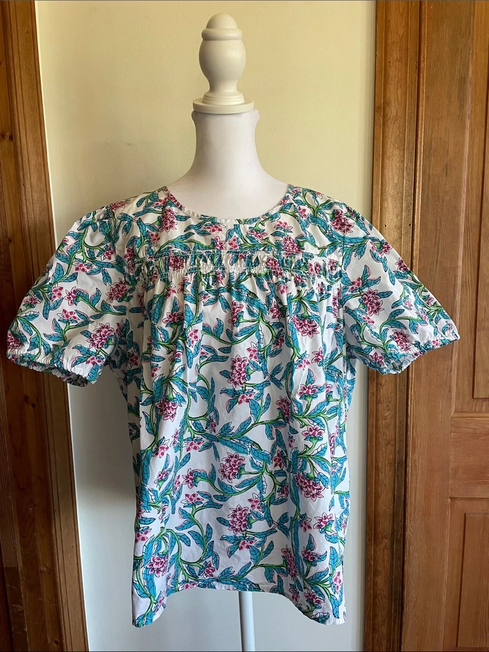 J. CREW Puff Sleeve White Smocked Floral Blouse with Teal & Pink Print XL